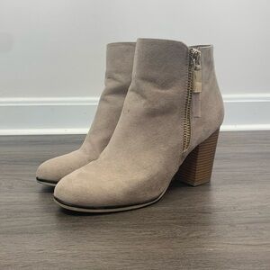 Apt. 9 Timezone Taupe Ankle Boots Size 10